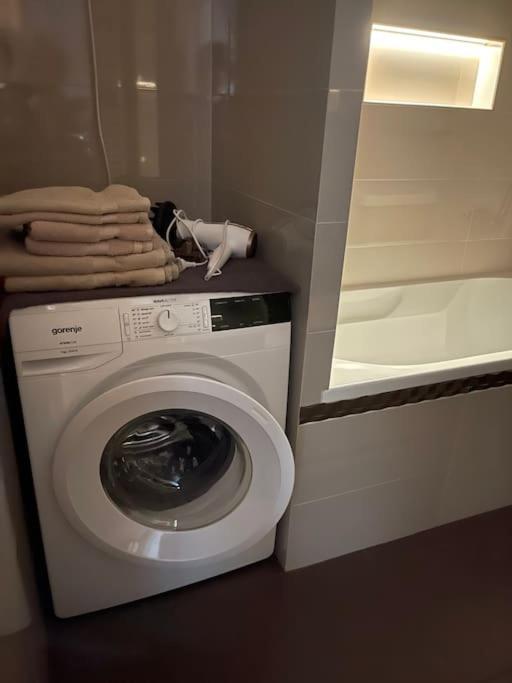 Priestranny 3 Izb. Apartman V Centre S Parkovanim. بانْشكا بيشتريتْسا المظهر الخارجي الصورة