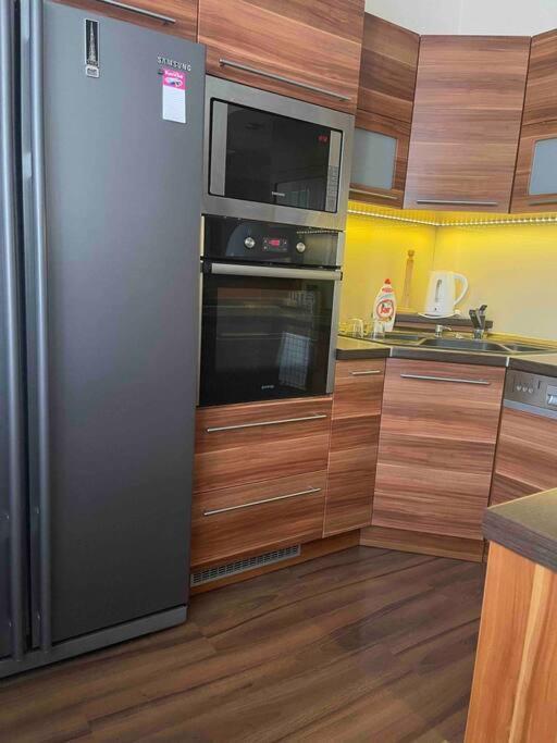 Priestranny 3 Izb. Apartman V Centre S Parkovanim. بانْشكا بيشتريتْسا المظهر الخارجي الصورة